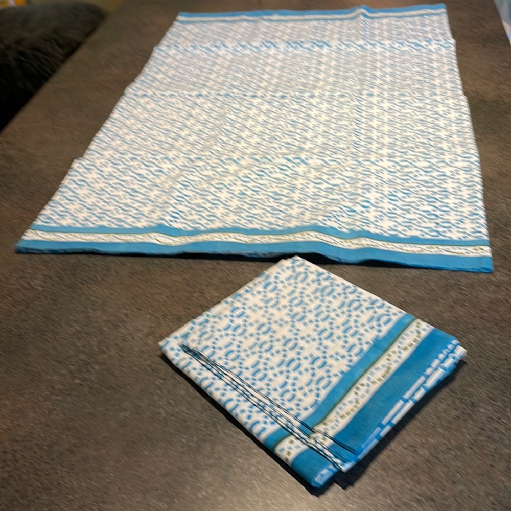 2 Color block,  standard pillow cases.  Brand new, by Natural Habitat.